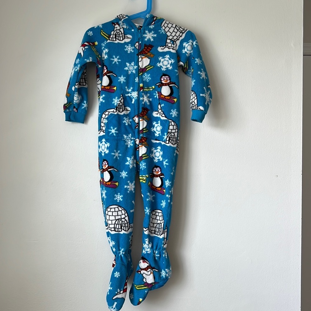 Footed Pajamas "Winter Wonderland" Toddler Hoodie Fleece Onesie Size Small